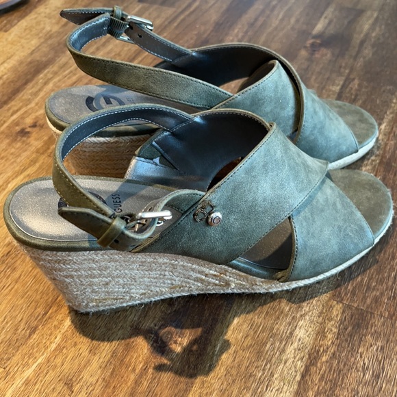 G by Guess wedge heels. Size 10. - Picture 3 of 4